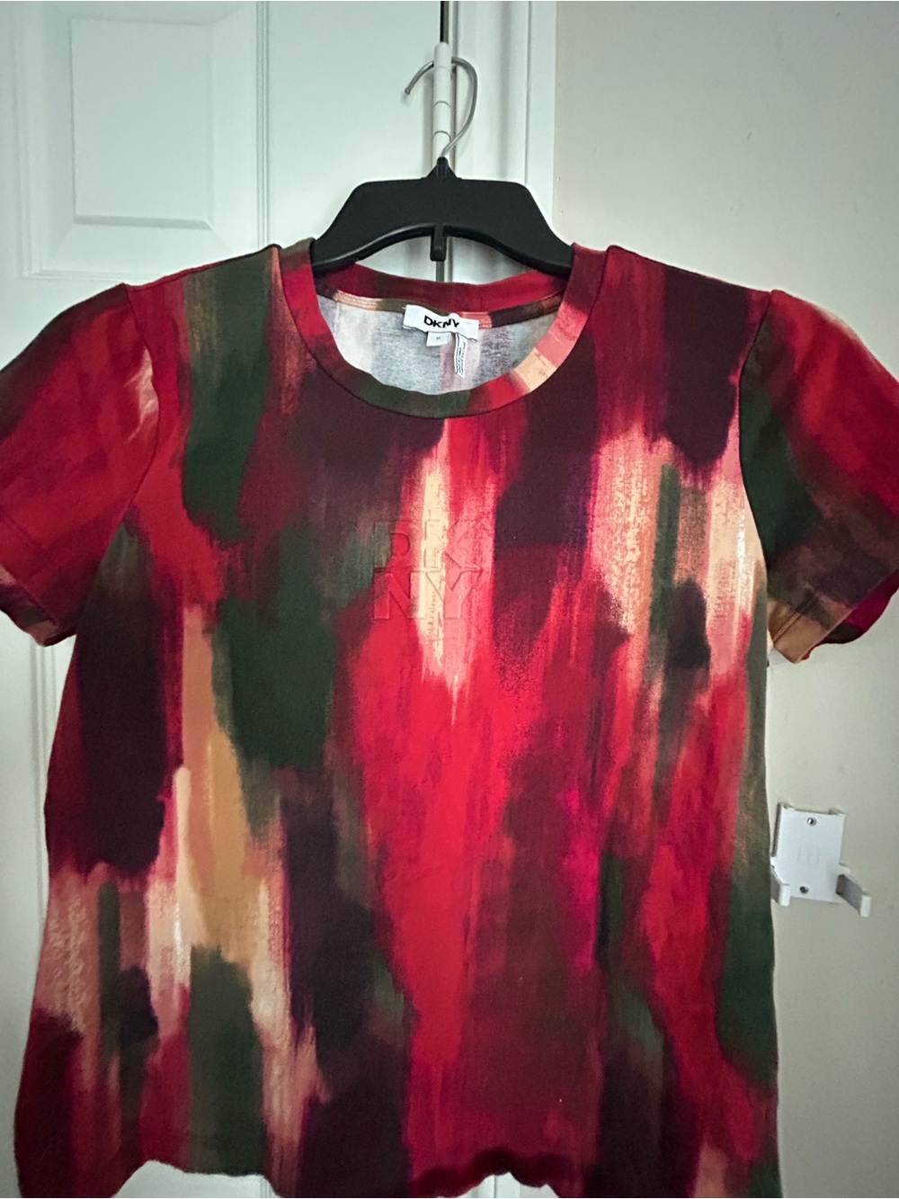 DKNY Red Multi-Color Brushstroke Short Sleeve Crewneck Top